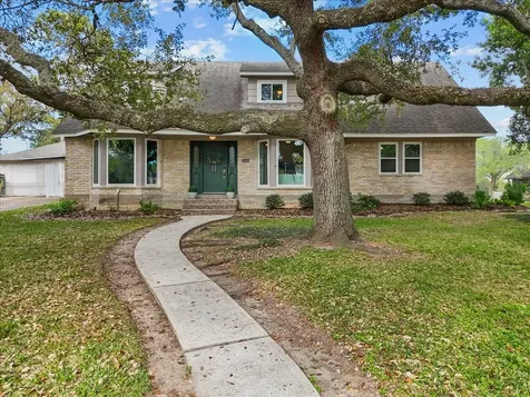 15431 Wandering Trail Friendswood TX 77546