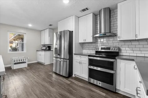 15431 Wandering Trail Friendswood TX 77546