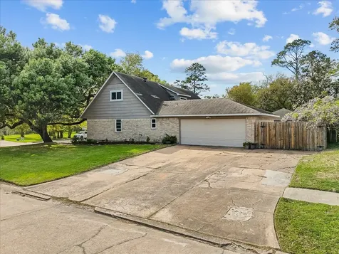 15431 Wandering Trail Friendswood TX 77546