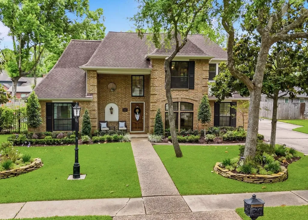 1206 Verdun Lane Friendswood TX 77546