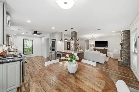 1206 Verdun Lane Friendswood TX 77546