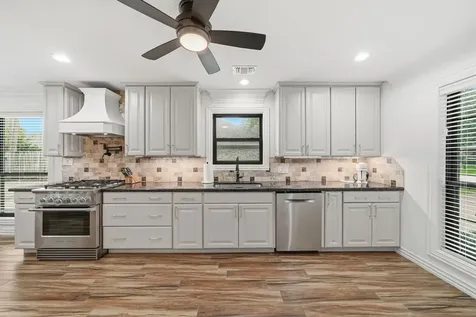 1206 Verdun Lane Friendswood TX 77546