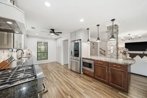 1206 Verdun Lane Friendswood TX 77546