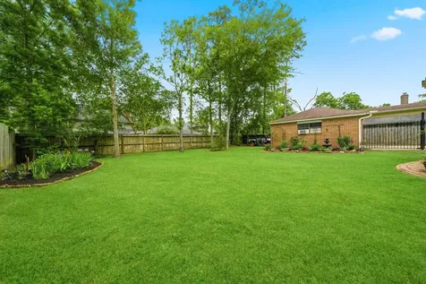 1206 Verdun Lane Friendswood TX 77546
