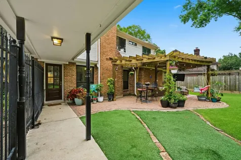 1206 Verdun Lane Friendswood TX 77546