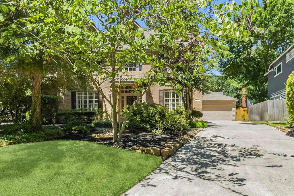 78 N Cochrans Green Circle The Woodlands TX 77381