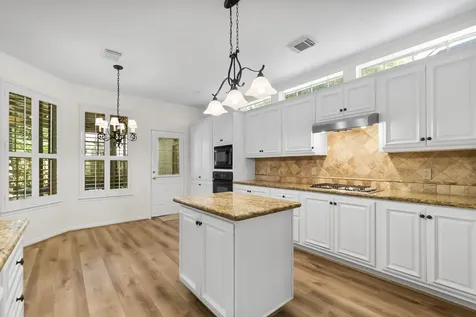 78 N Cochrans Green Circle The Woodlands TX 77381
