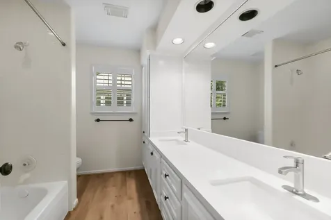 78 N Cochrans Green Circle The Woodlands TX 77381