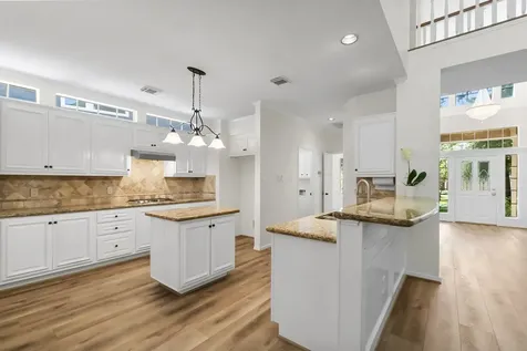 78 N Cochrans Green Circle The Woodlands TX 77381