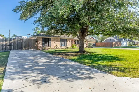 7684 Boardwalk Lumberton TX 77657