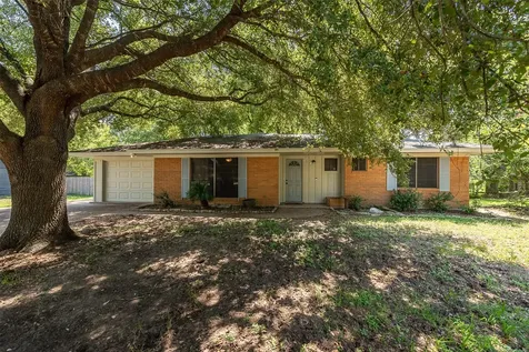 504 Redbud Street Caldwell TX 77836
