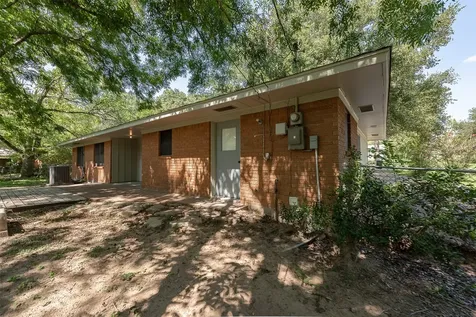 504 Redbud Street Caldwell TX 77836