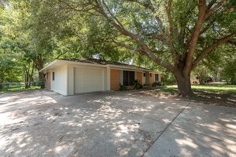 504 Redbud Street Caldwell TX 77836