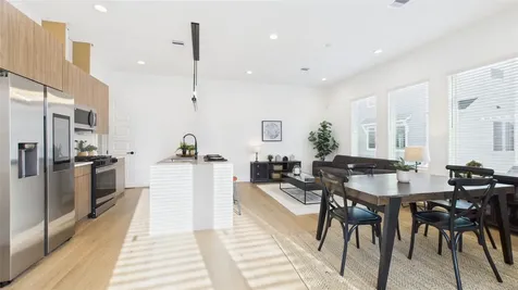 2424 Freeman Street Houston TX 77009