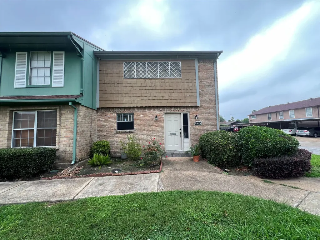 1021 Willow Oaks Circle Pasadena TX 77506
