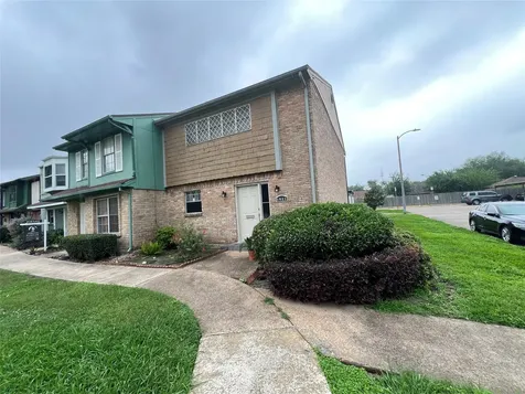 1021 Willow Oaks Circle Pasadena TX 77506
