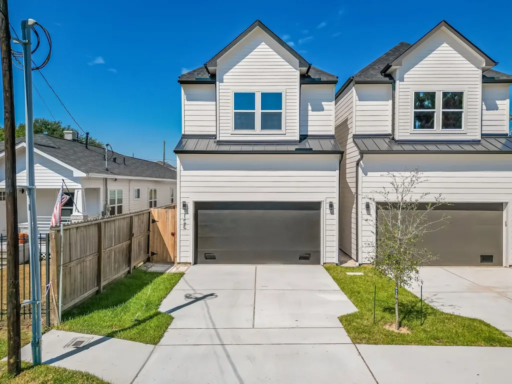 123 Amundsen Street A Houston TX 77009