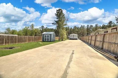 510 Road 5512 Cleveland TX 77327