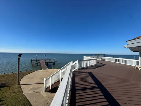 128 White Heron Drive Anahuac TX 77514