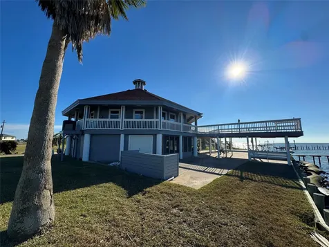 128 White Heron Drive Anahuac TX 77514