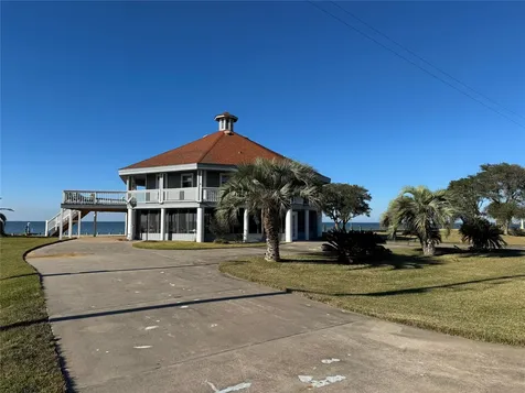 128 White Heron Drive Anahuac TX 77514