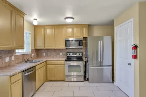 125 Pine Street Prairie View TX 77445