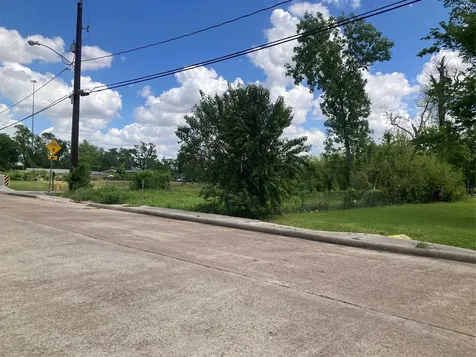 5004 Falls Street Houston TX 77026