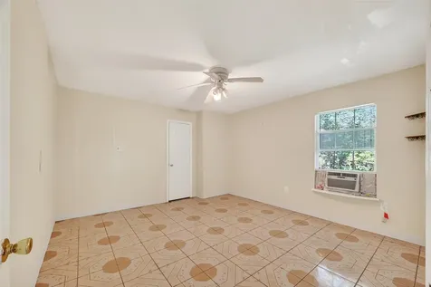 968 Garapan Street Houston TX 77091