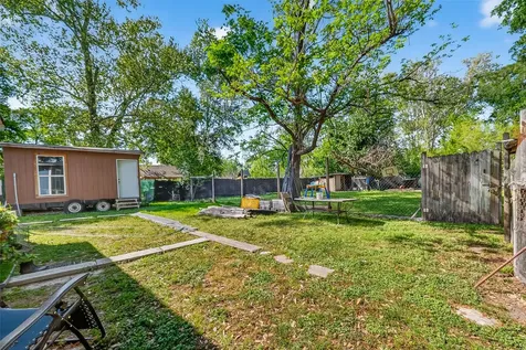 968 Garapan Street Houston TX 77091