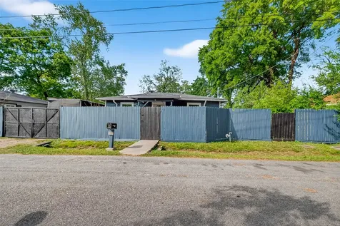 968 Garapan Street Houston TX 77091