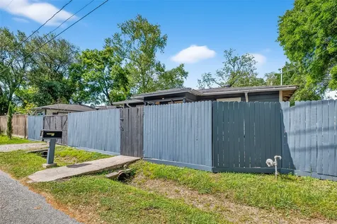 968 Garapan Street Houston TX 77091