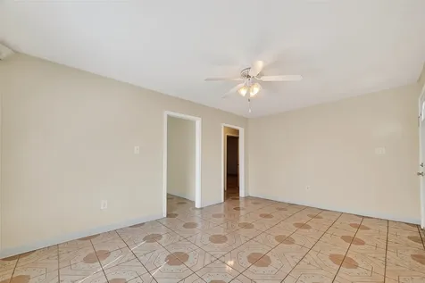 968 Garapan Street Houston TX 77091