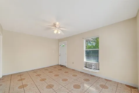 968 Garapan Street Houston TX 77091