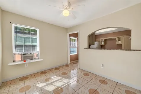 968 Garapan Street Houston TX 77091