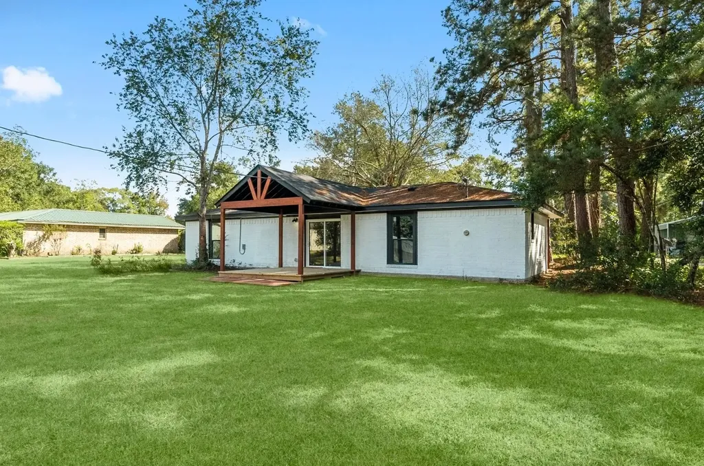749 County Road 774 Buna TX 77612