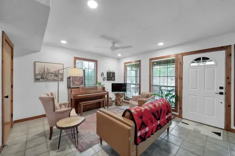 41 Hunters Creek Drive Huntsville TX 77340