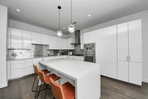 4521 San Felipe Street 1904 Houston TX 77027