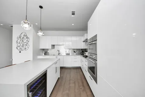 4521 San Felipe Street 1904 Houston TX 77027