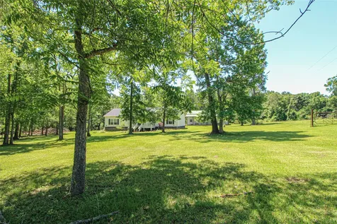 233 Taylor Cemetery Road Moscow TX 75960