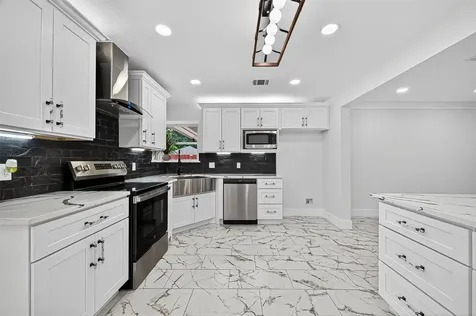 5607 Pebble Springs Drive Houston TX 77066