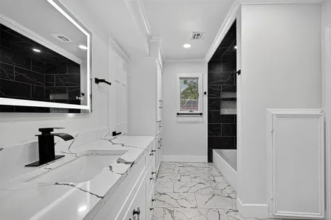 5607 Pebble Springs Drive Houston TX 77066