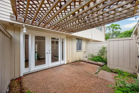 2109 Lander Lane 79 Houston TX 77057