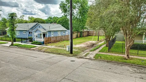 238 W 16th Street Houston TX 77008