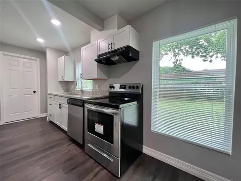 207 S Avenue A Willis TX 77378