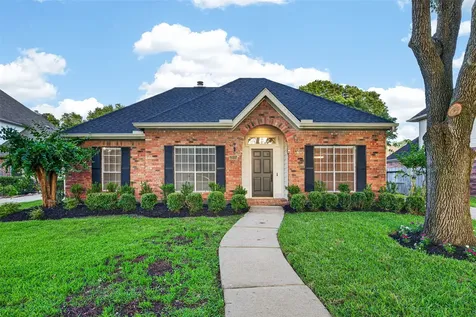 2015 Rosalyn Court Sugar Land TX 77478