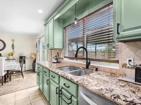205 Oak Harbor Drive Houston TX 77062