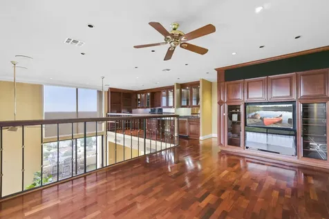 14655 Champion Forest Drive 1802 Houston TX 77069