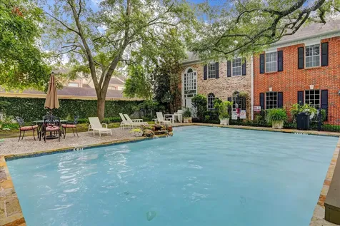 2125 Bering Drive 2125 Houston TX 77057