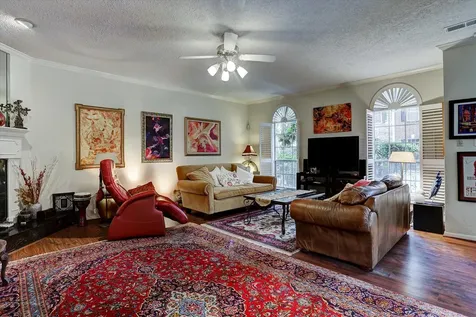 2125 Bering Drive 2125 Houston TX 77057