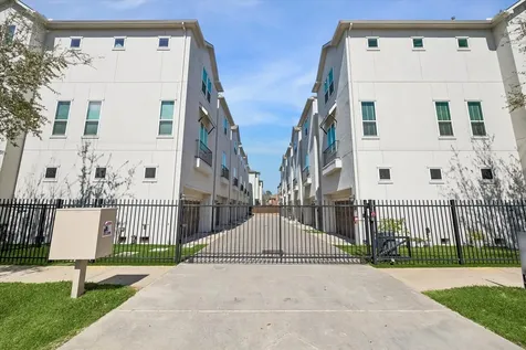 1309 W 24th Street B Houston TX 77008